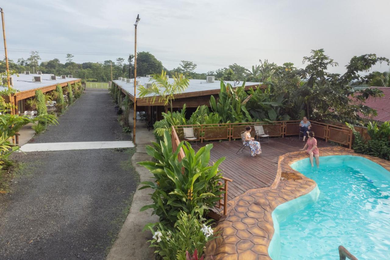 Cabanas Del Rio Aparthotel La Fortuna Esterno foto